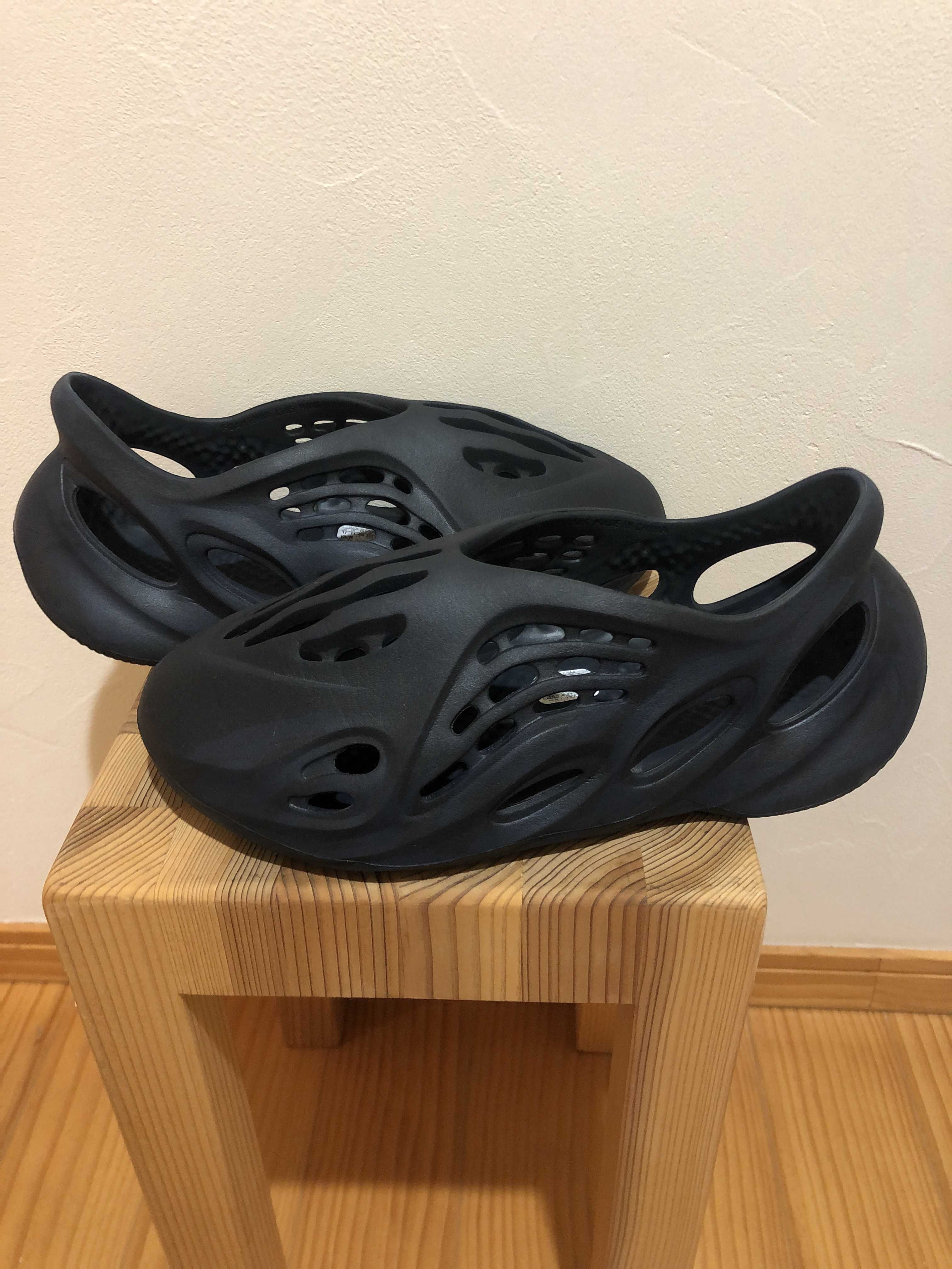 adidas YEEZY Foam Runner "Mineral Blue"