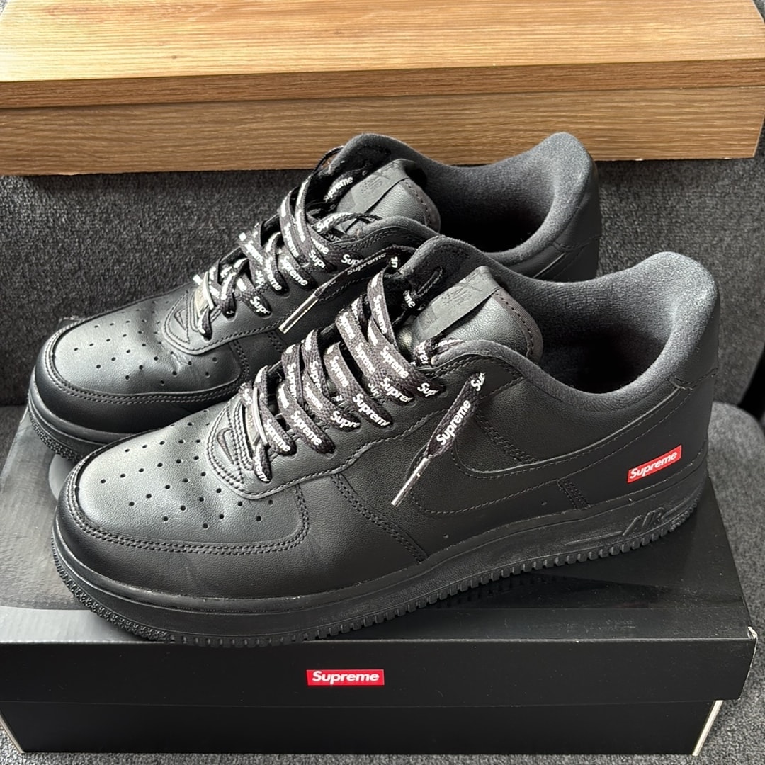 Supreme × Nike Air Force 1 Low "Black"
