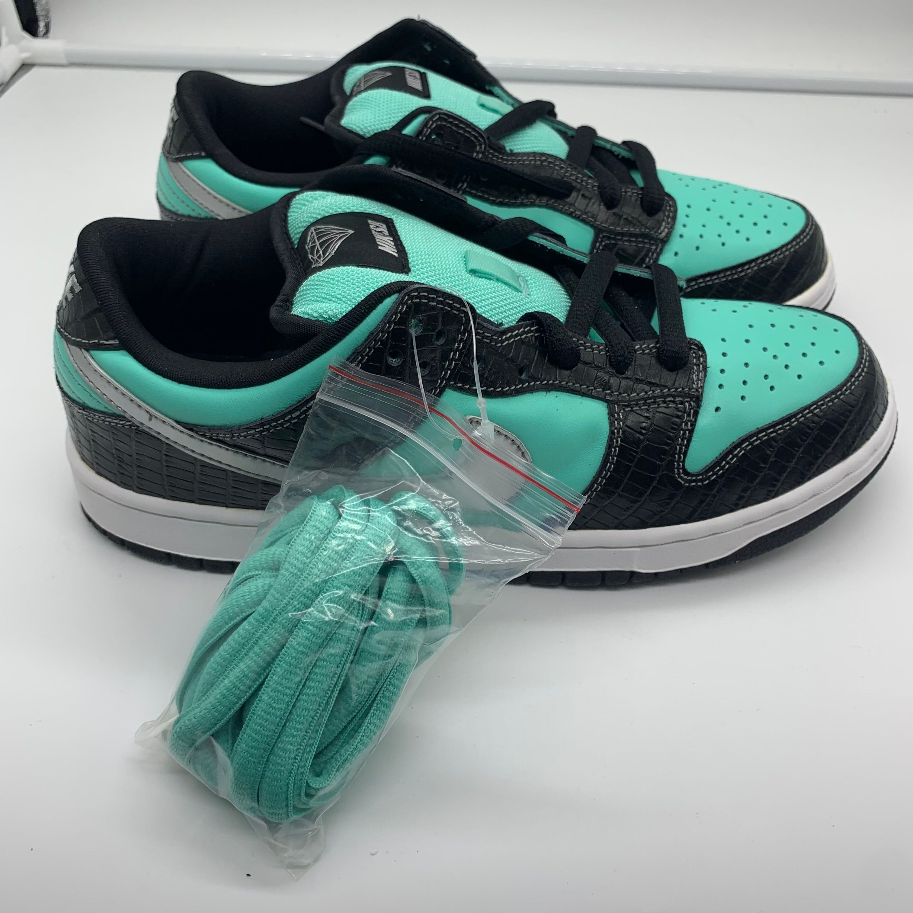 Nike SB Dunk Low Diamond Suppil Co. "Tiffany"