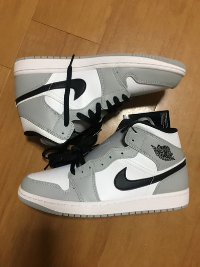 Nike Air Jordan 1 Mid "Light Smoke Grey/White/Black"