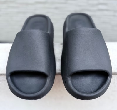 adidas YEEZY Slide "Onyx"