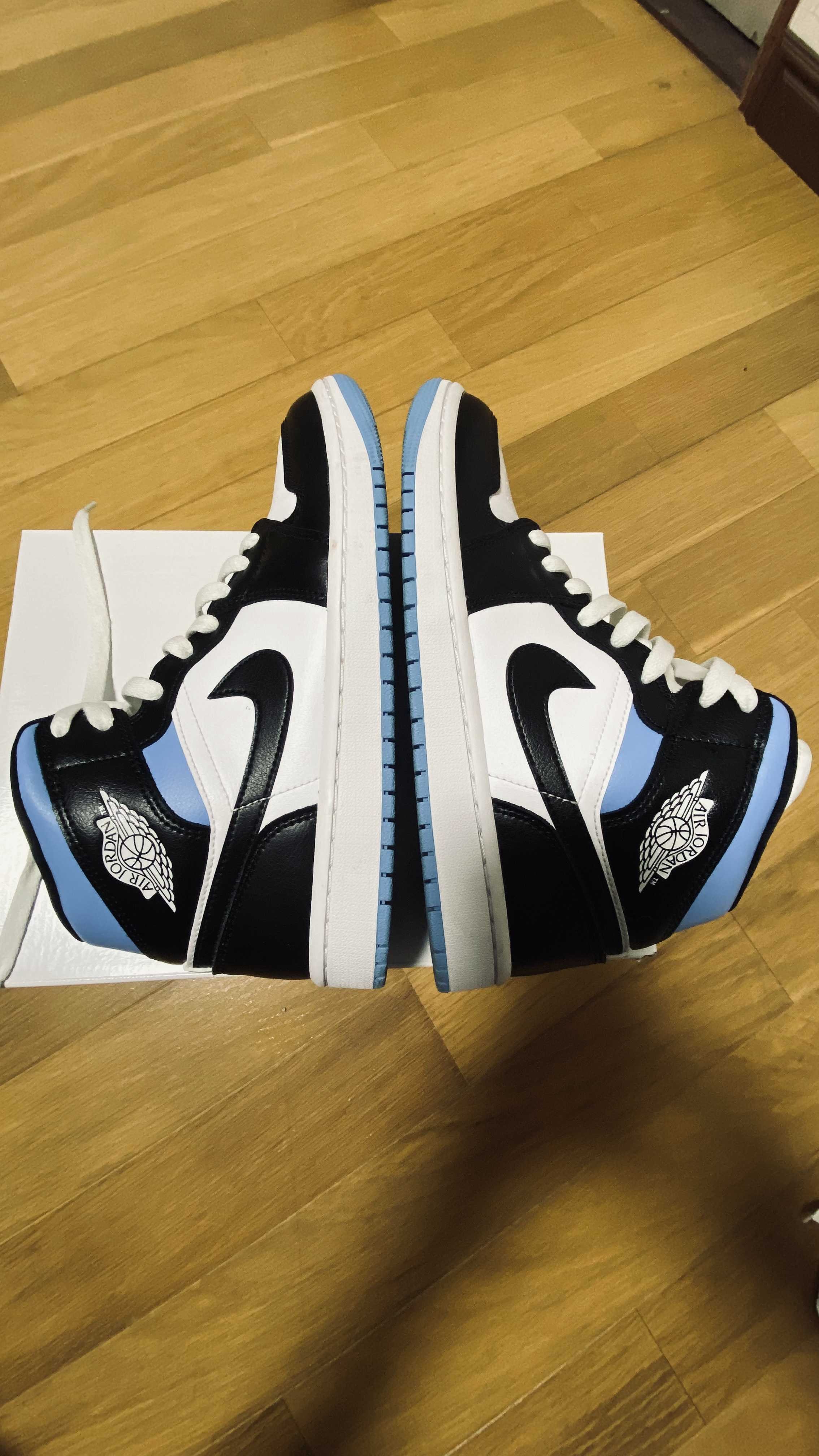 Nike Women's Air Jordan 1 Mid "Black/University Blue"