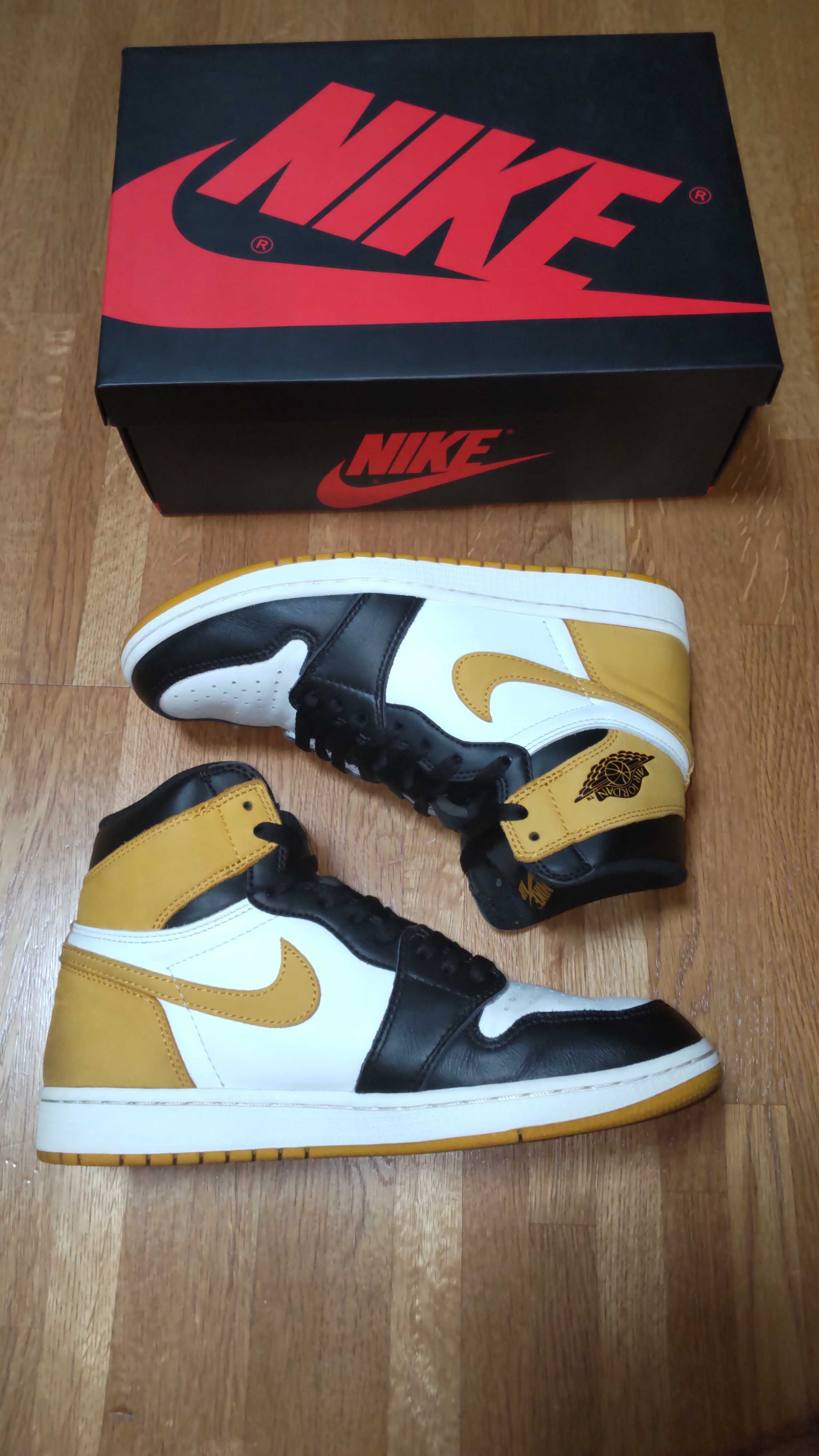 Nike Air Jordan 1 Retro High OG "Black Toe/Yellow Ochre"