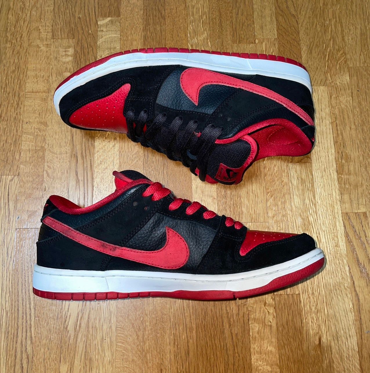 Nike SB Dunk Low Pro J-Pack "Black/University Red"