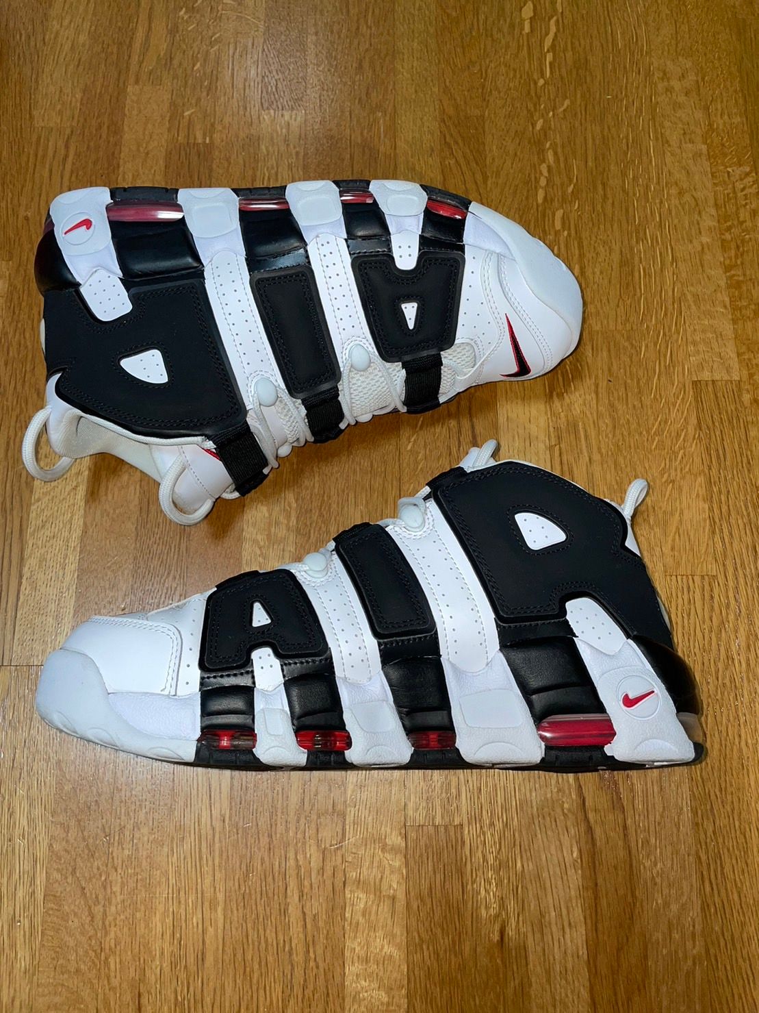 NIKE AIR MORE UPTEMPO "WHITE/BLACK/UNIVERSITY RED"(2020)