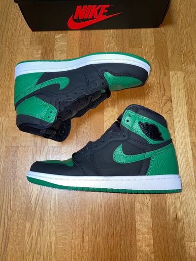 Nike Air Jordan 1 Retro High OG "Black/Pine Green" (2020)