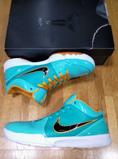 UNDEFEATED × Nike Kobe 4 Protro "Hyper Jade"