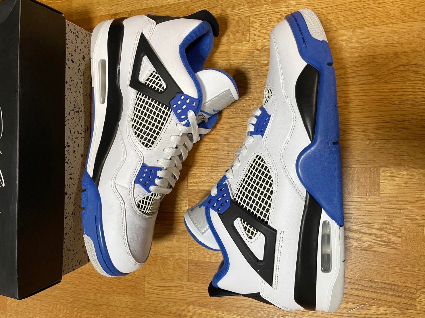 NIKE AIR JORDAN 4 RETRO "MOTORSPORTS" (2017)