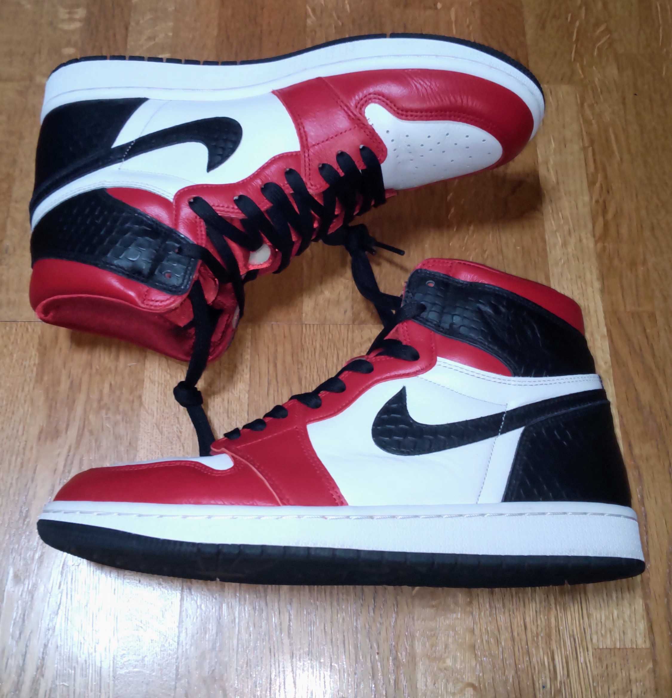 Nike Women's Air Jordan 1 High OG "Satin Red"