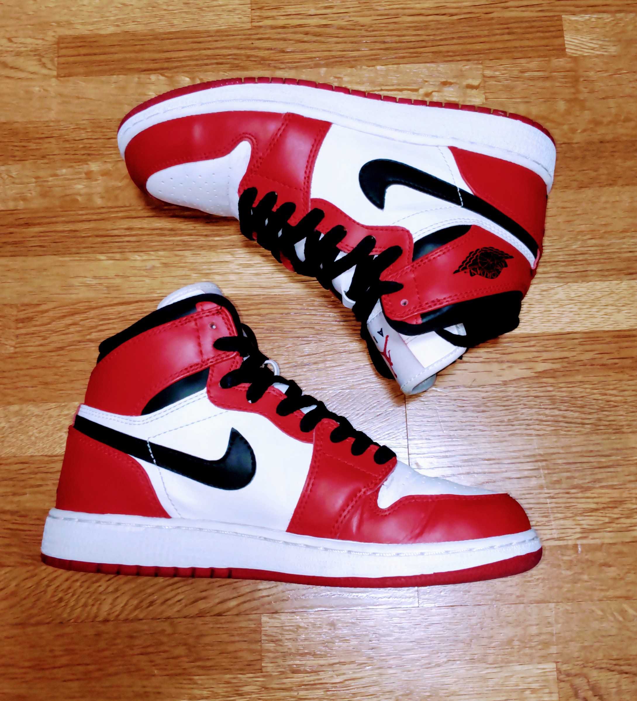 Nike Air Jordan 1 Retro High "Chicago" (2013)