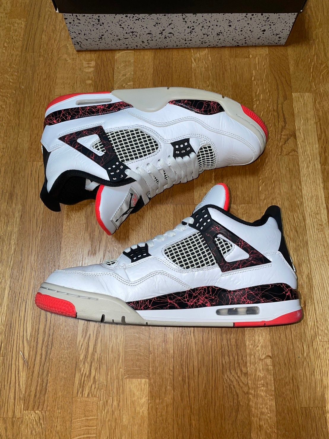 Nike Air Jordan 4 Retro "Flight Nostalgia"