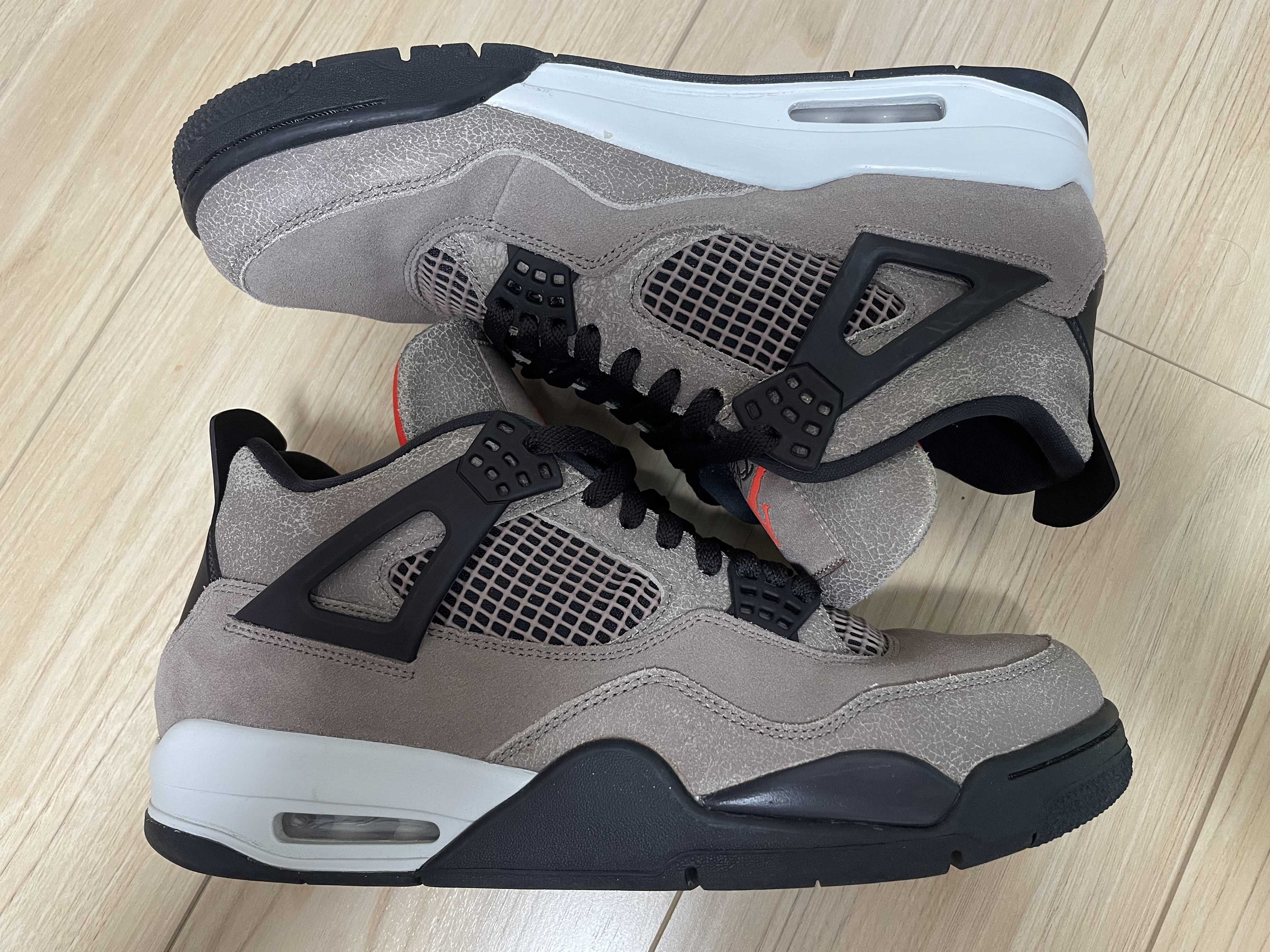 Nike Air Jordan 4 "Taupe Haze"   