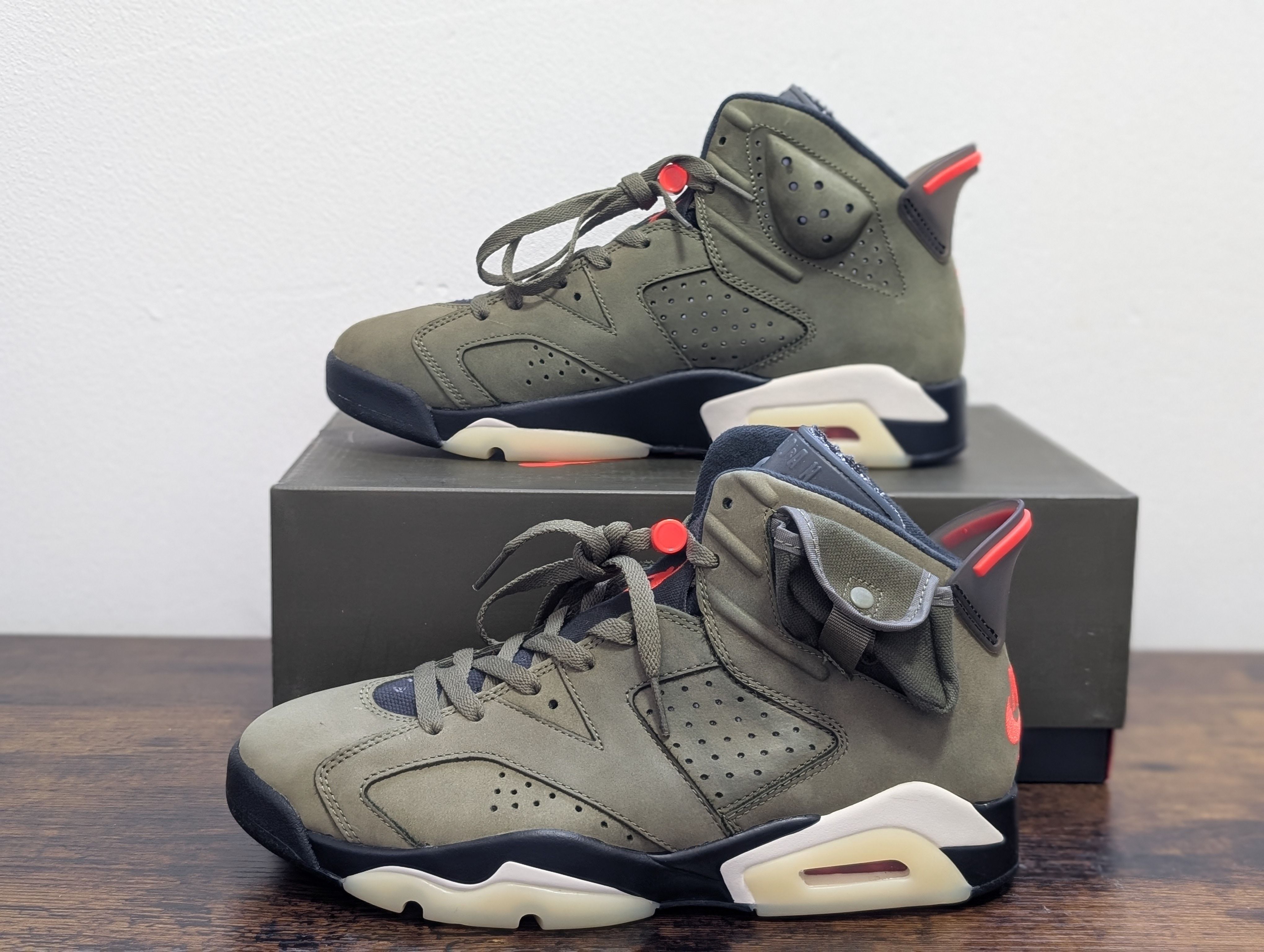 Travis Scott × Nike Air Jordan 6 Retro "Medium Olive"