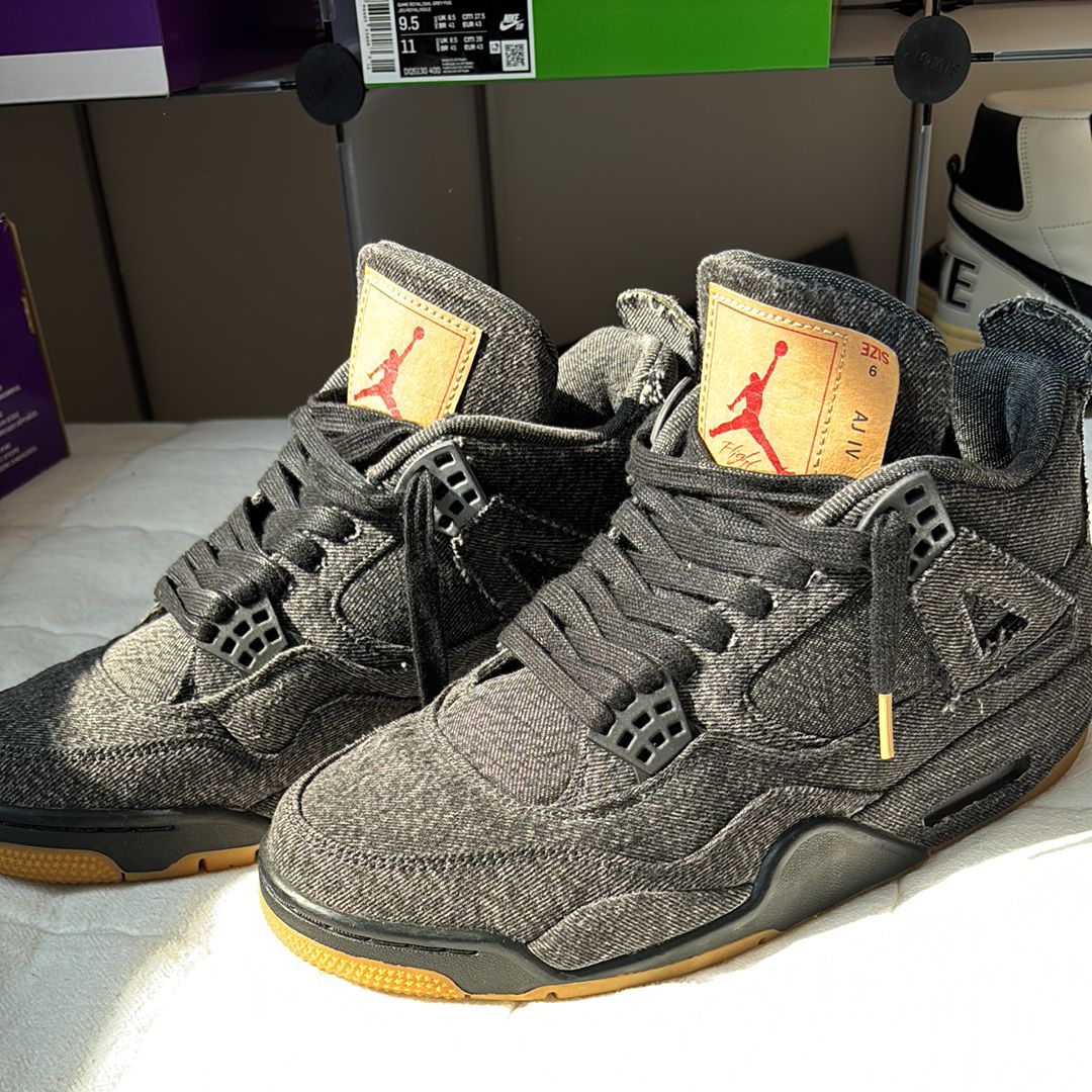 Nike × Levi's Air Jordan 4 "Black Denim" (Tag: LEVIS®)