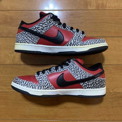 Supreme × Nike SB Dunk Low "Red Cement"(2012)