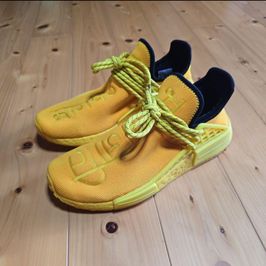 ファレル・ウィリアムス × アディダス NMD HU "ボールドゴールド"