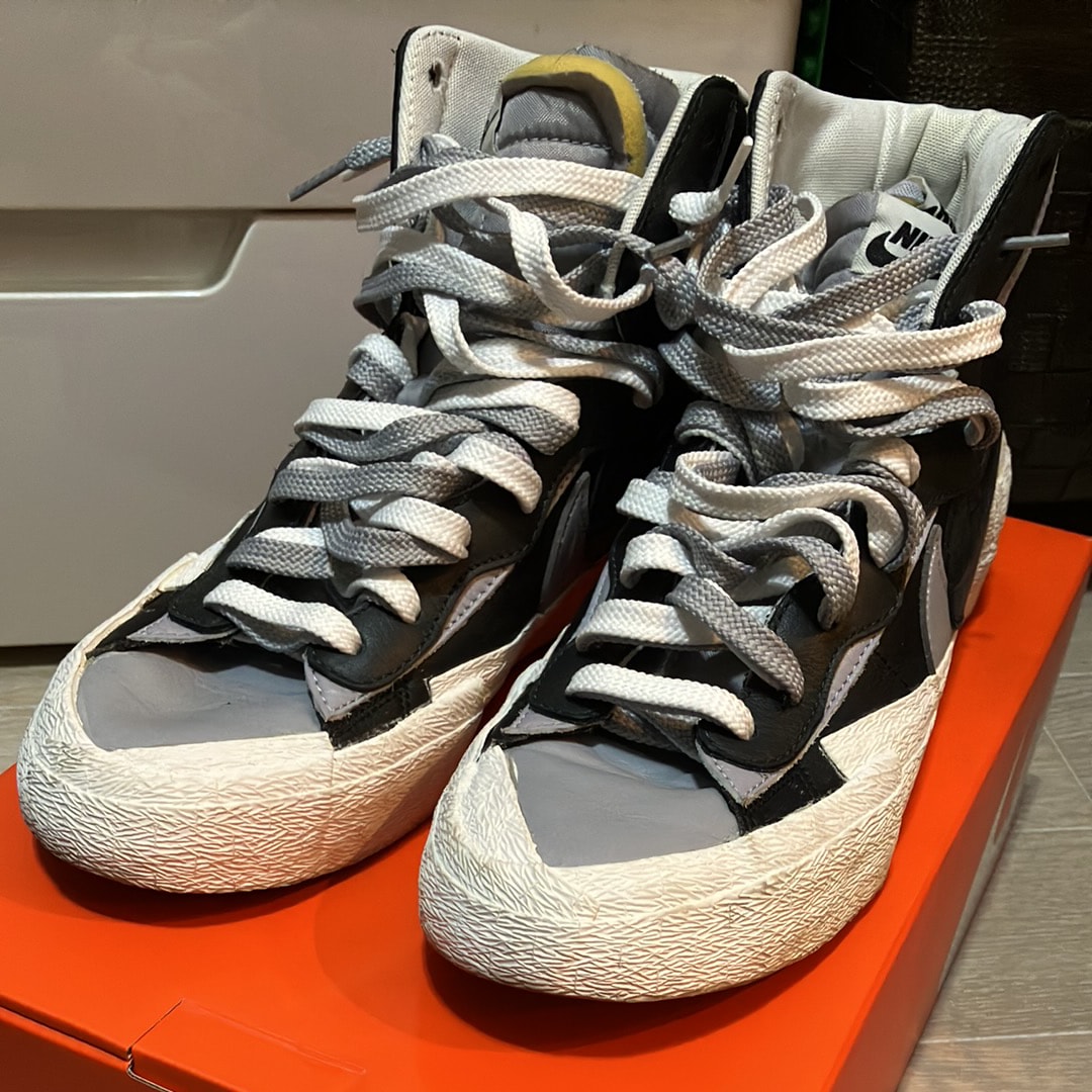 sacai × NIKE BLAZER MID "BLACK/WOLF GREY/WHITE"
