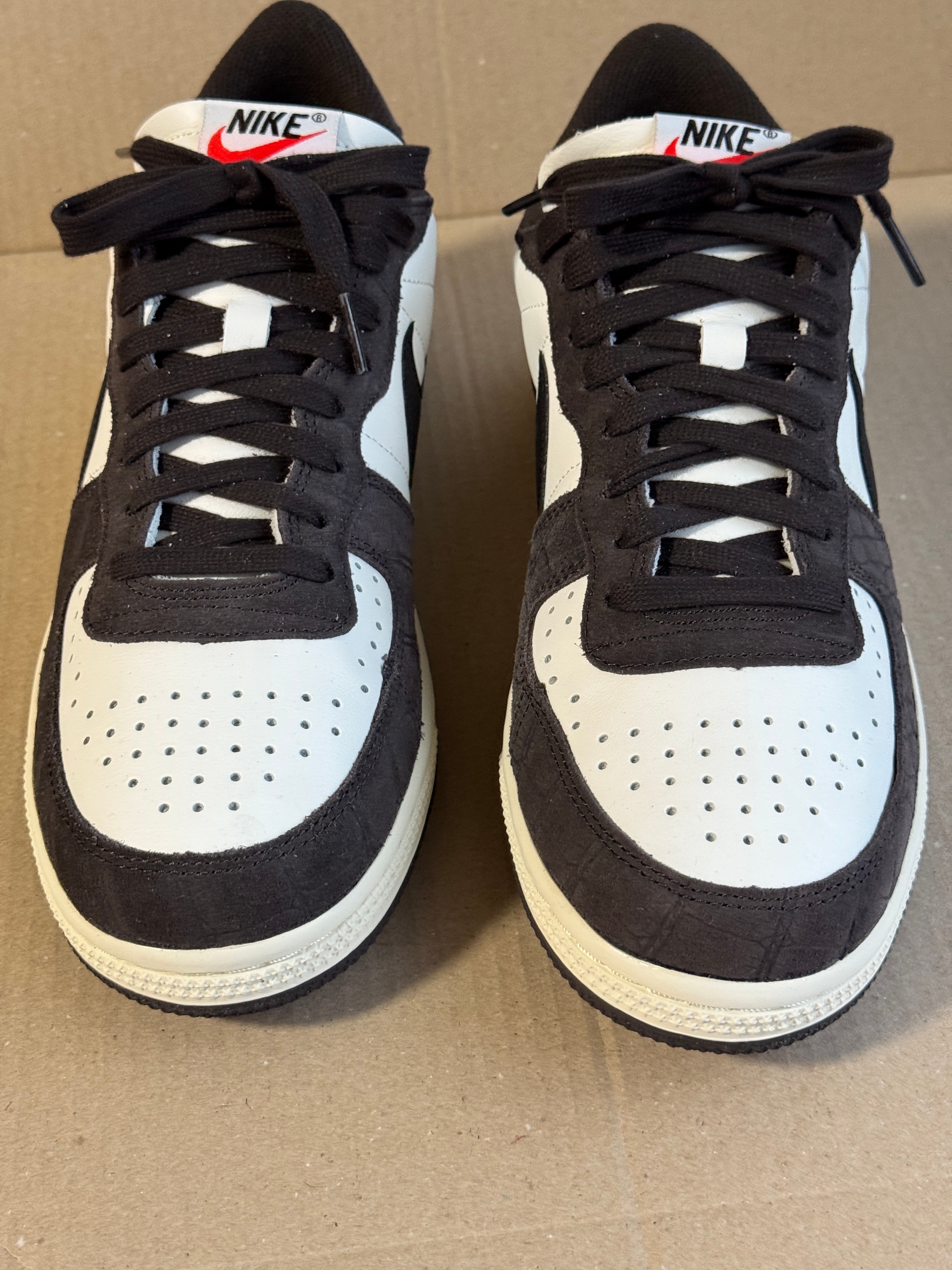 ナイキ ターミネーター ロー "ベルベットブラウン"