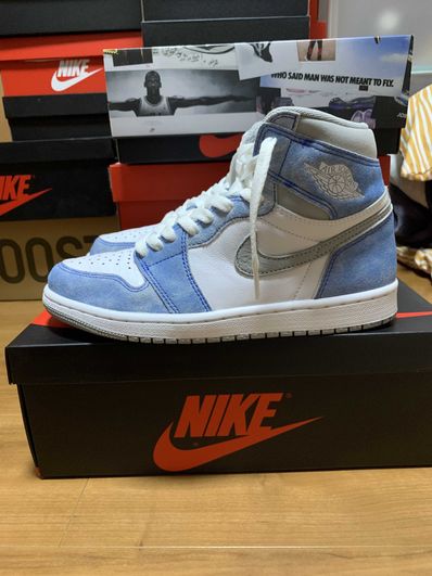 Nike Air Jordan 1 High OG "Hyper Royal"