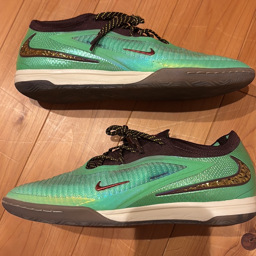 Travis Scott Cactus Jack × Nike Phantom 6 Low Indoor 