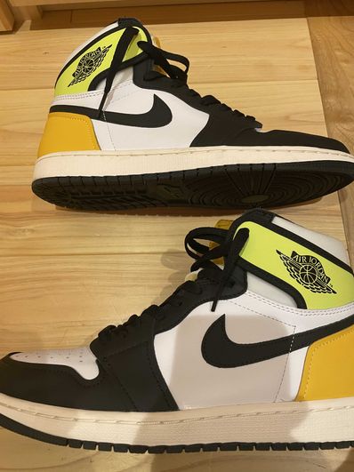 Nike Air Jordan 1 High OG "Volt Gold"