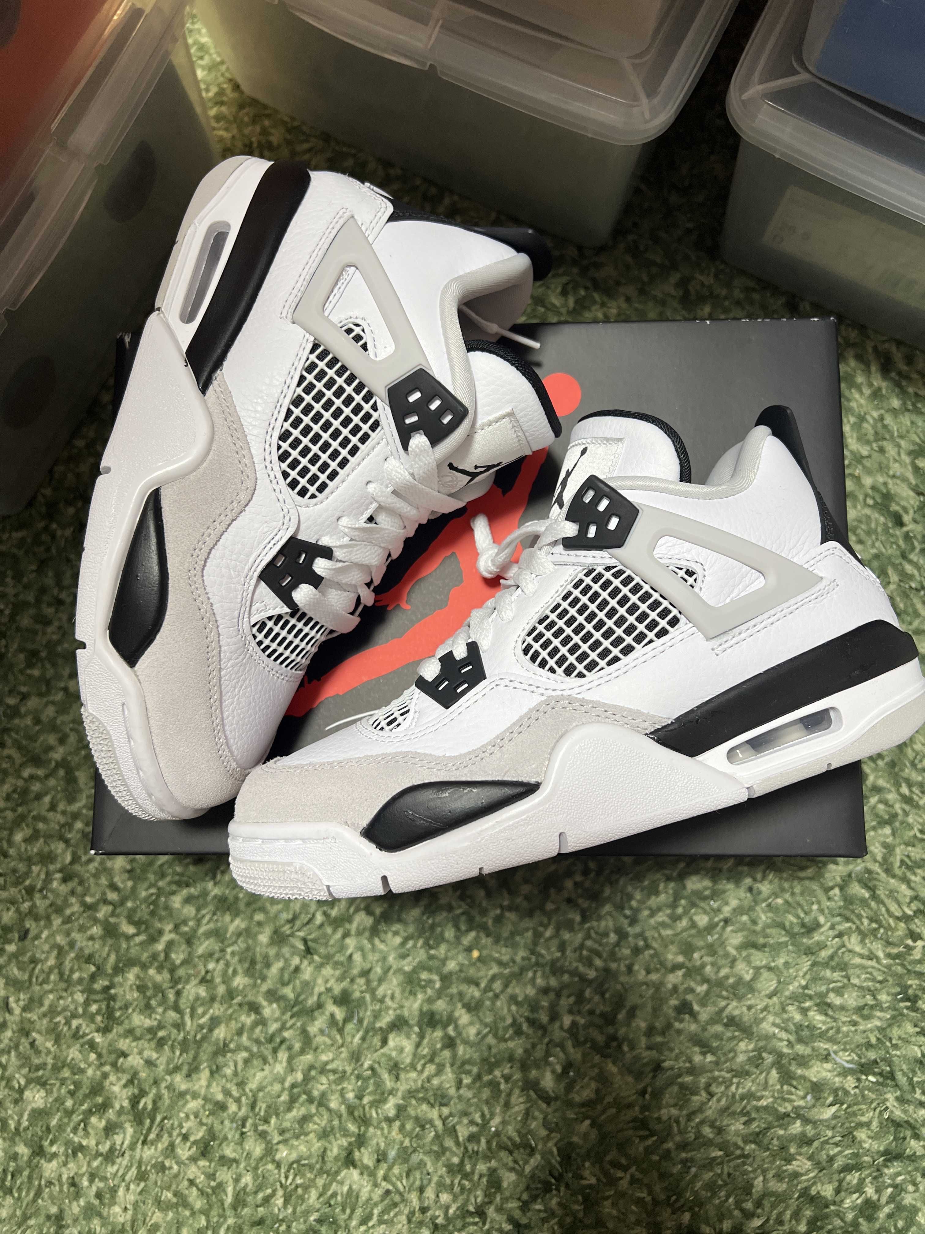 Nike GS Air Jordan 4 "Military Black"