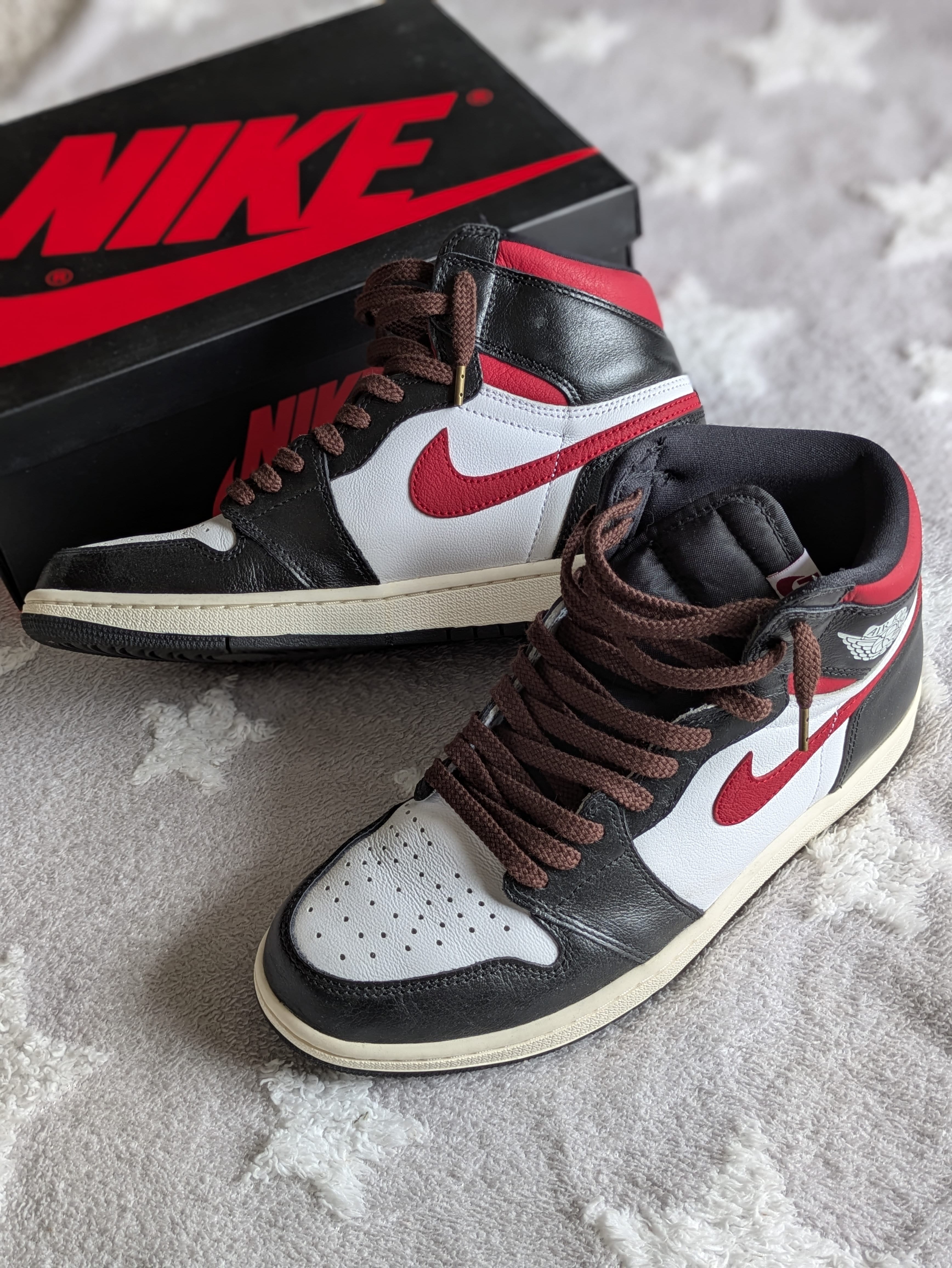 Nike Air Jordan 1 Retro High "Black/White/Sail/Gym Red"