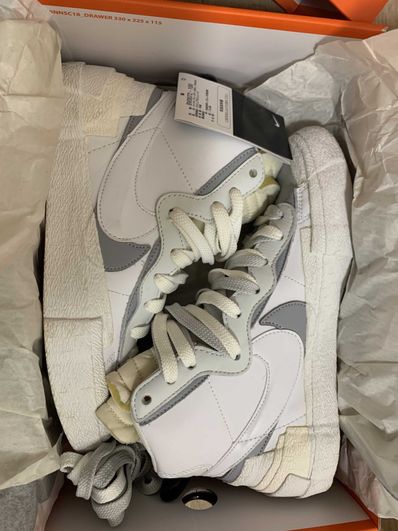 sacai × NIKE BLAZER MID "WHITE/WOLF GREY"