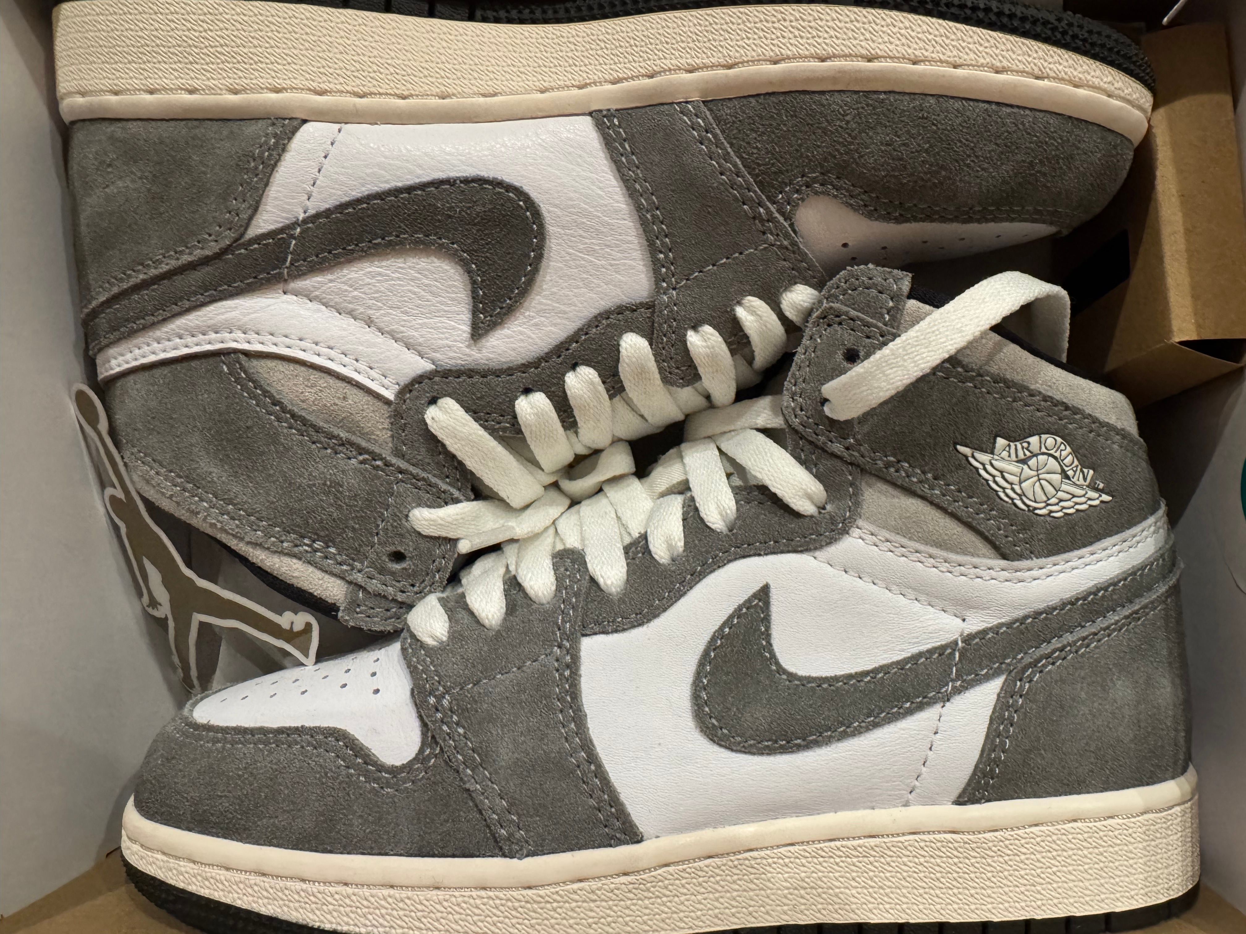 Nike GS Air Jordan 1 Retro High OG "Black and Smoke Grey"