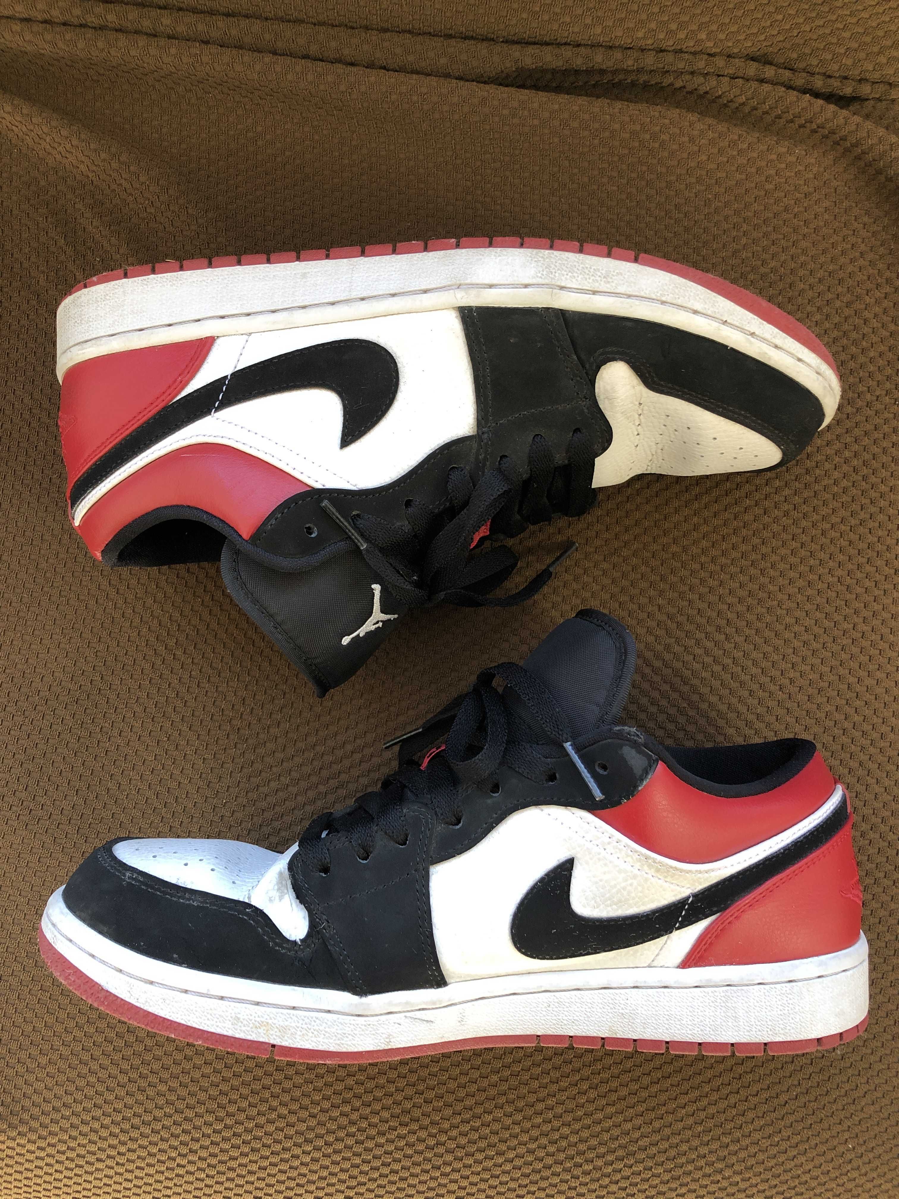 Nike Air Jordan 1 Low "Black Toe"