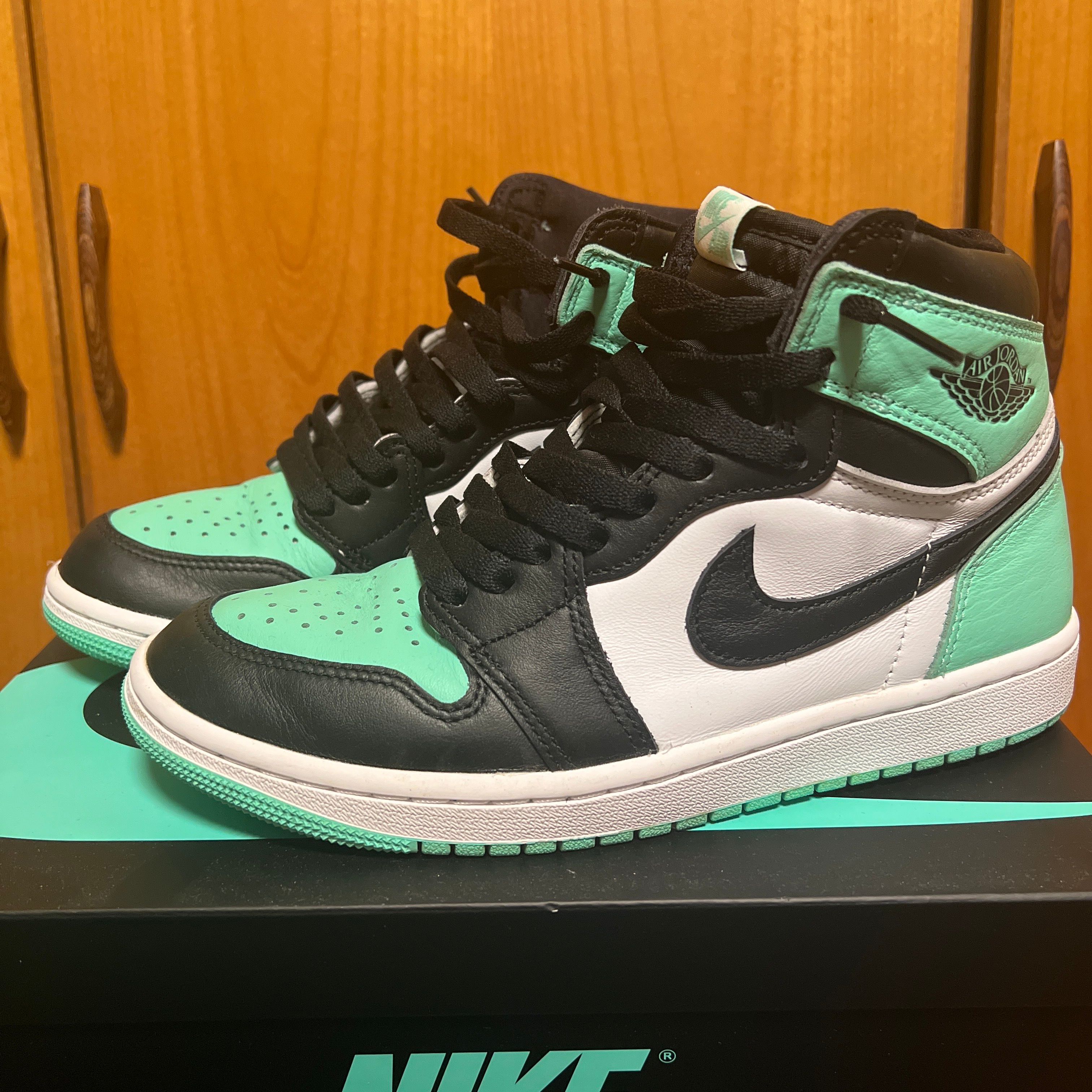 Nike Air Jordan 1 High OG "Green Glow"