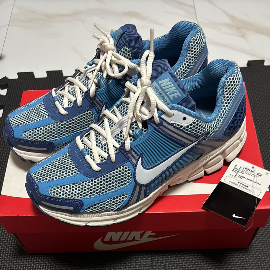 ナイキ ズーム ボメロ5 "ミスティックネイビー アンド ウォーンブルー"