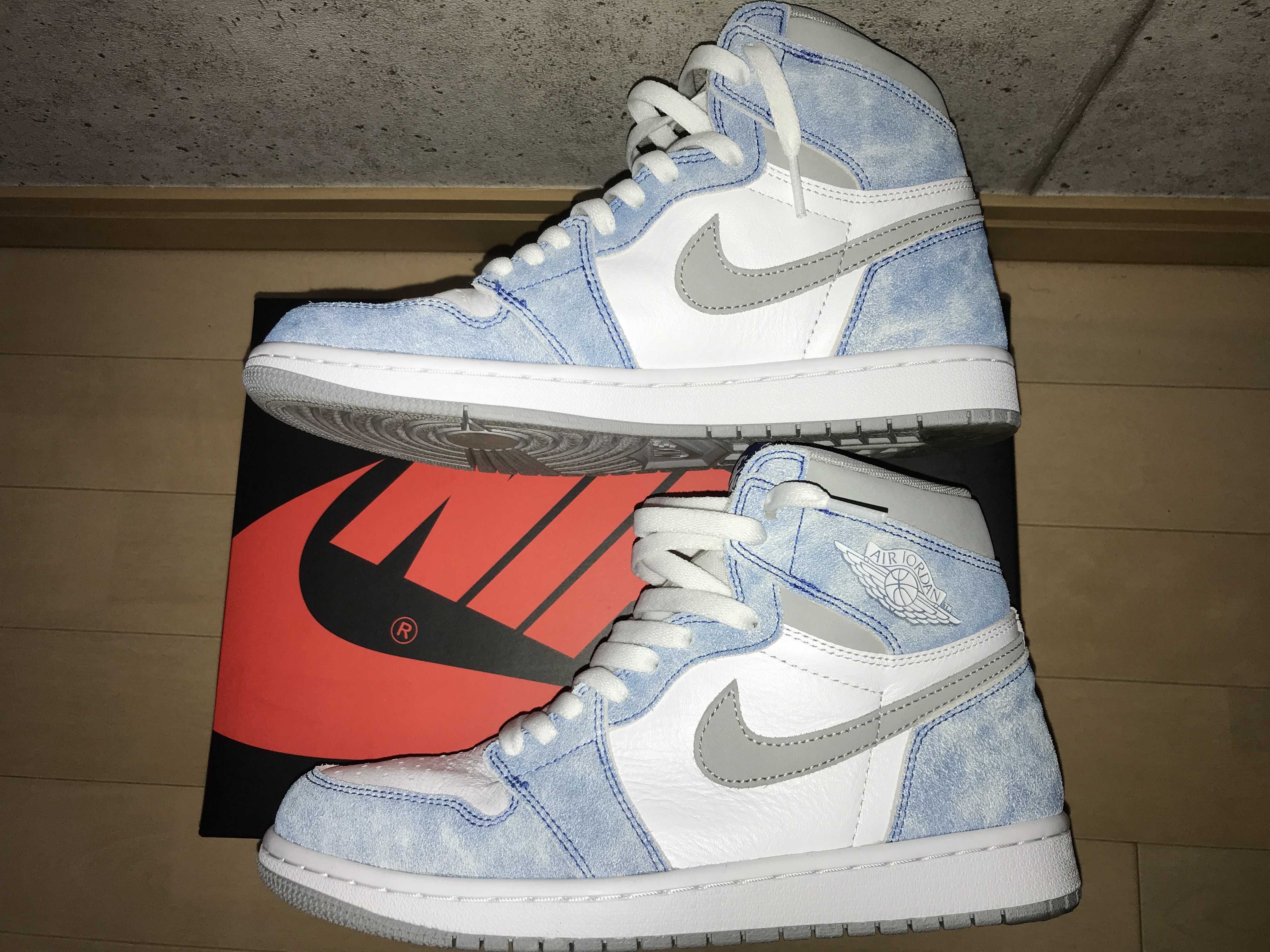 Nike Air Jordan 1 High OG "Hyper Royal"