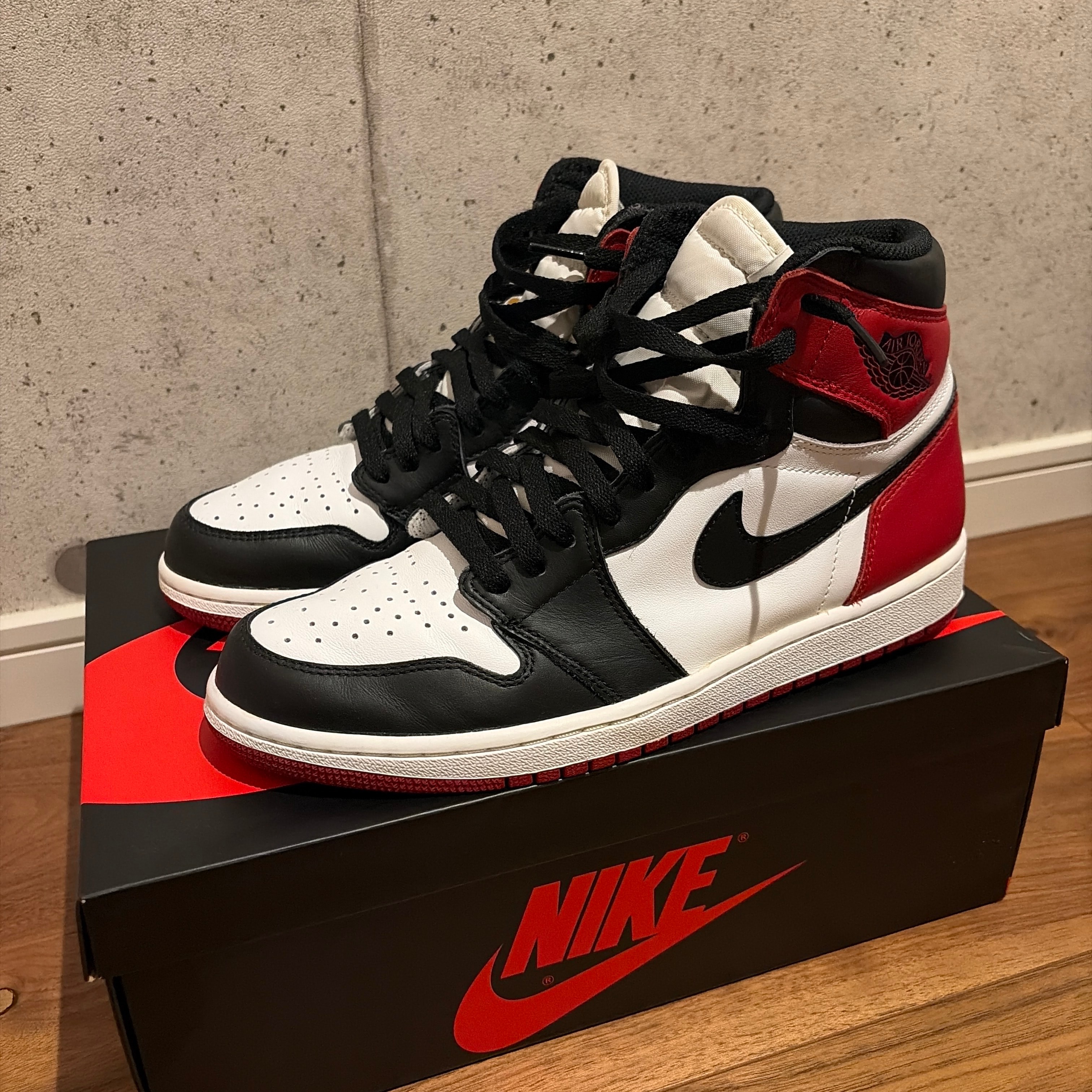 Nike Air Jordan 1 Retro High OG "Black Toe"