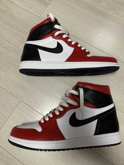 Nike Women's Air Jordan 1 High OG "Satin Red"