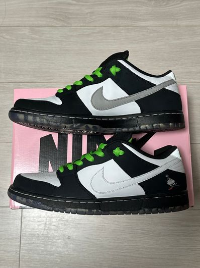 STAPLE × Nike SB Dunk Low "Pigeon Black/White"