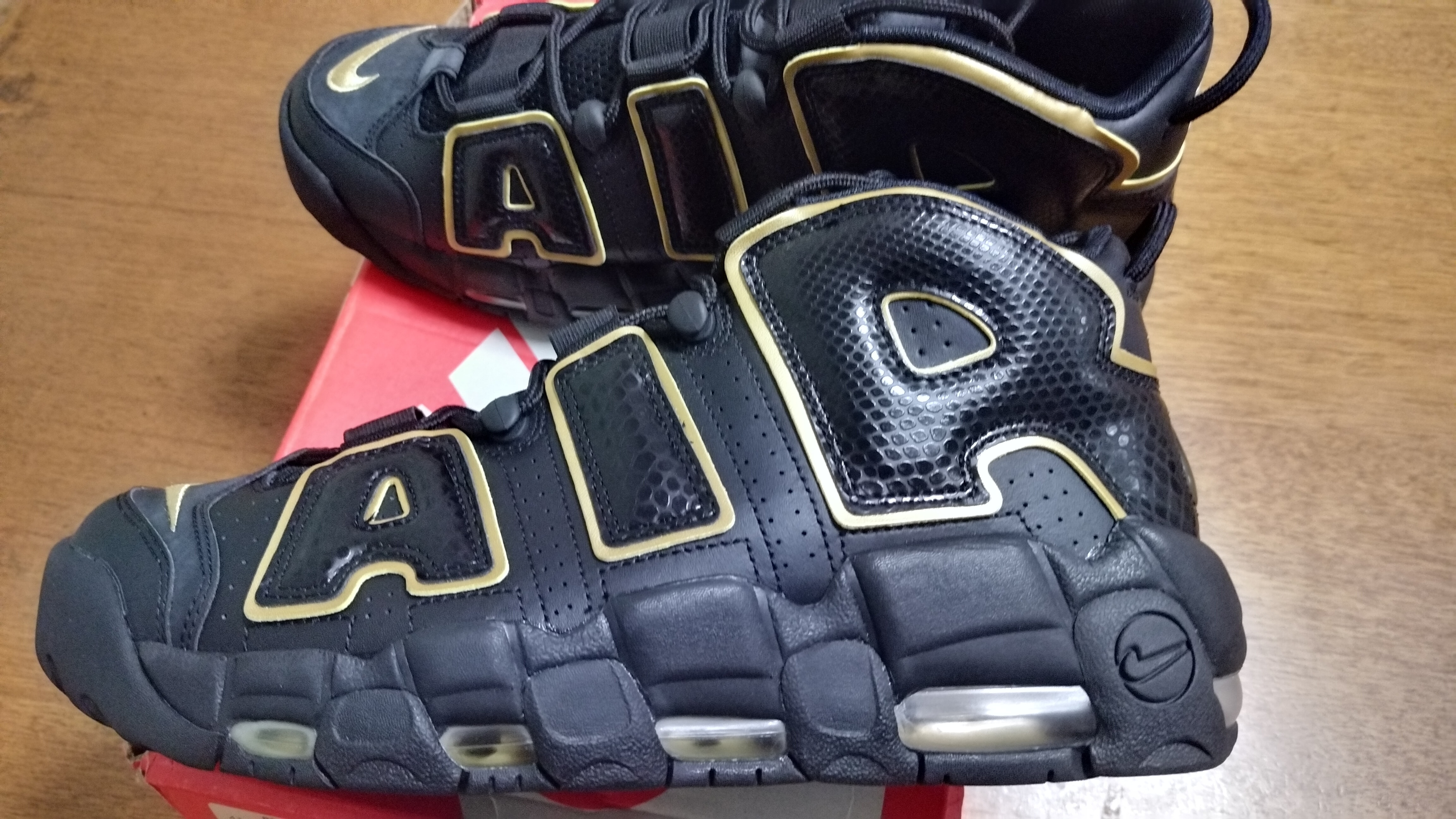 NIKE AIR MORE UPTEMPO "FRANCE"