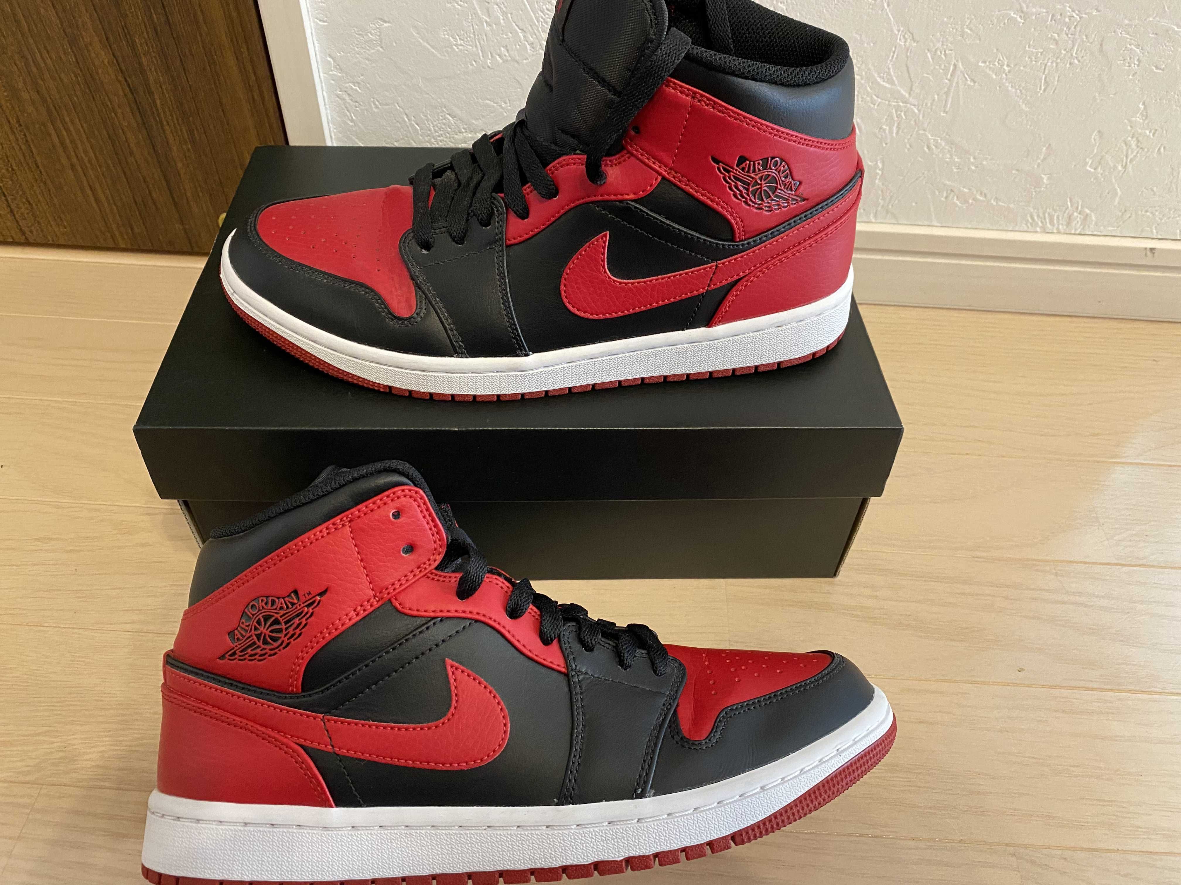 Nike Air Jordan 1 Mid "Bred"