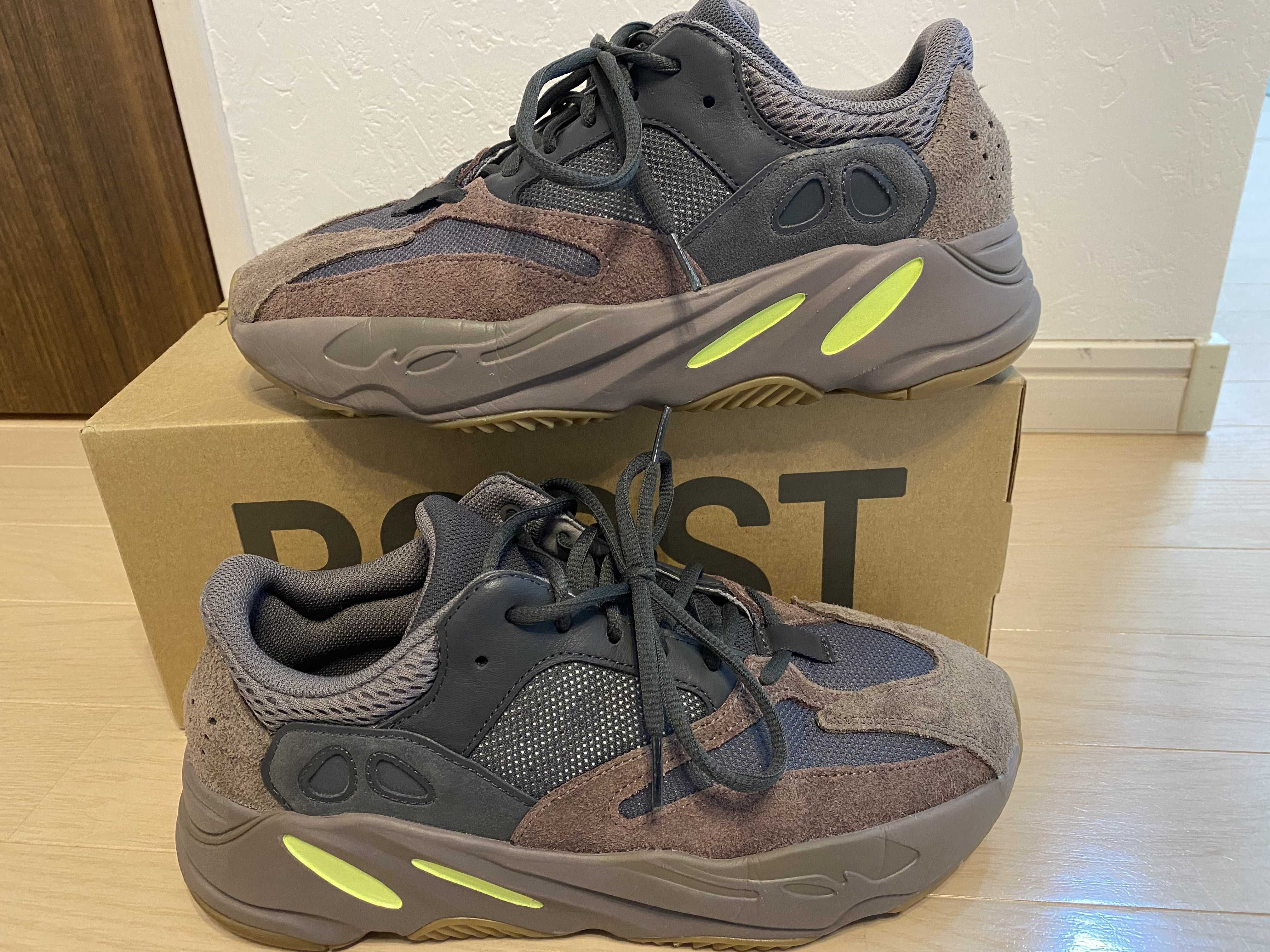 YEEZY BOOST 700 WAVE RUNNER DARK GREY