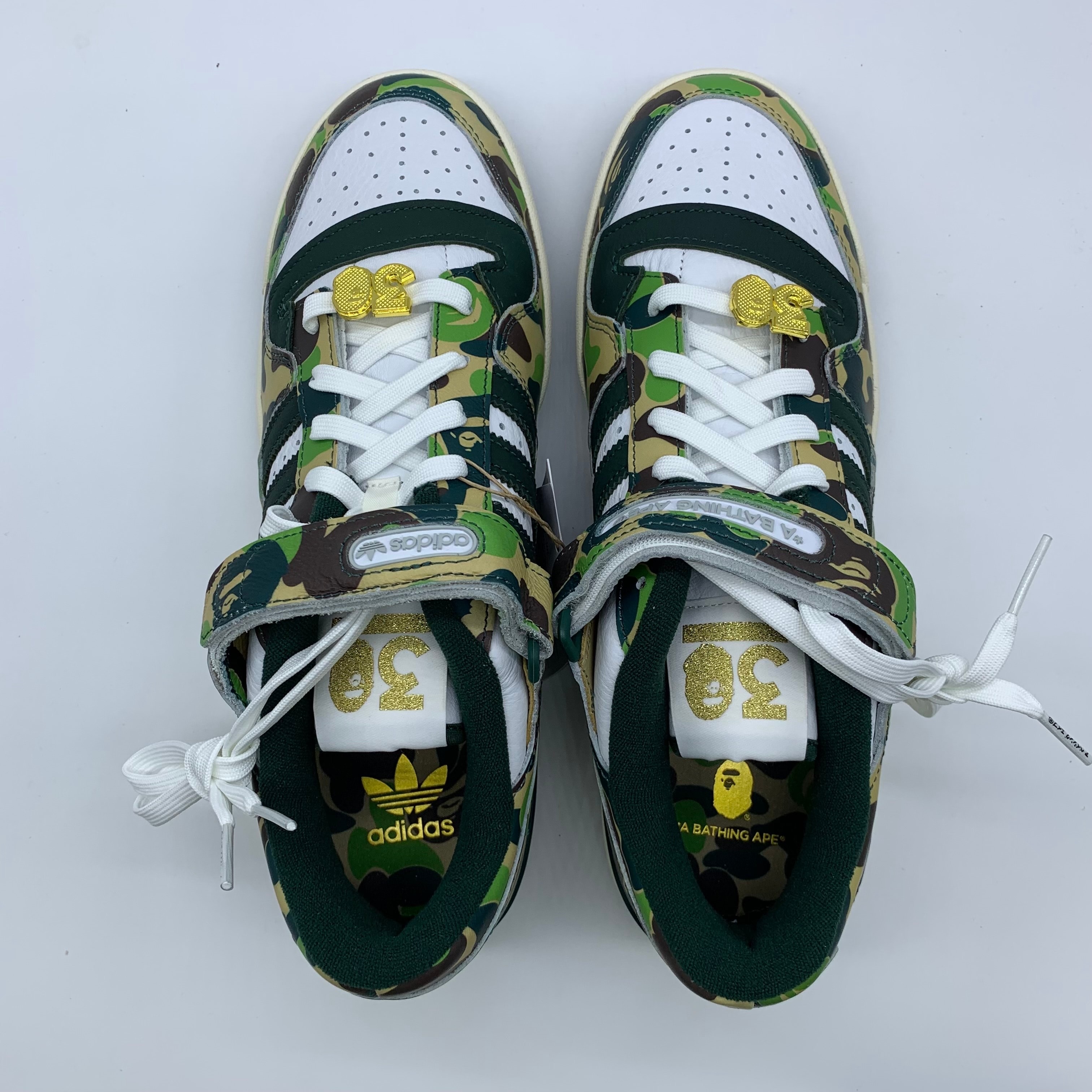 アベイシングエイプ × アディダス フォーラム84 ロー 30th アニバーサリー "グリーン カモ"