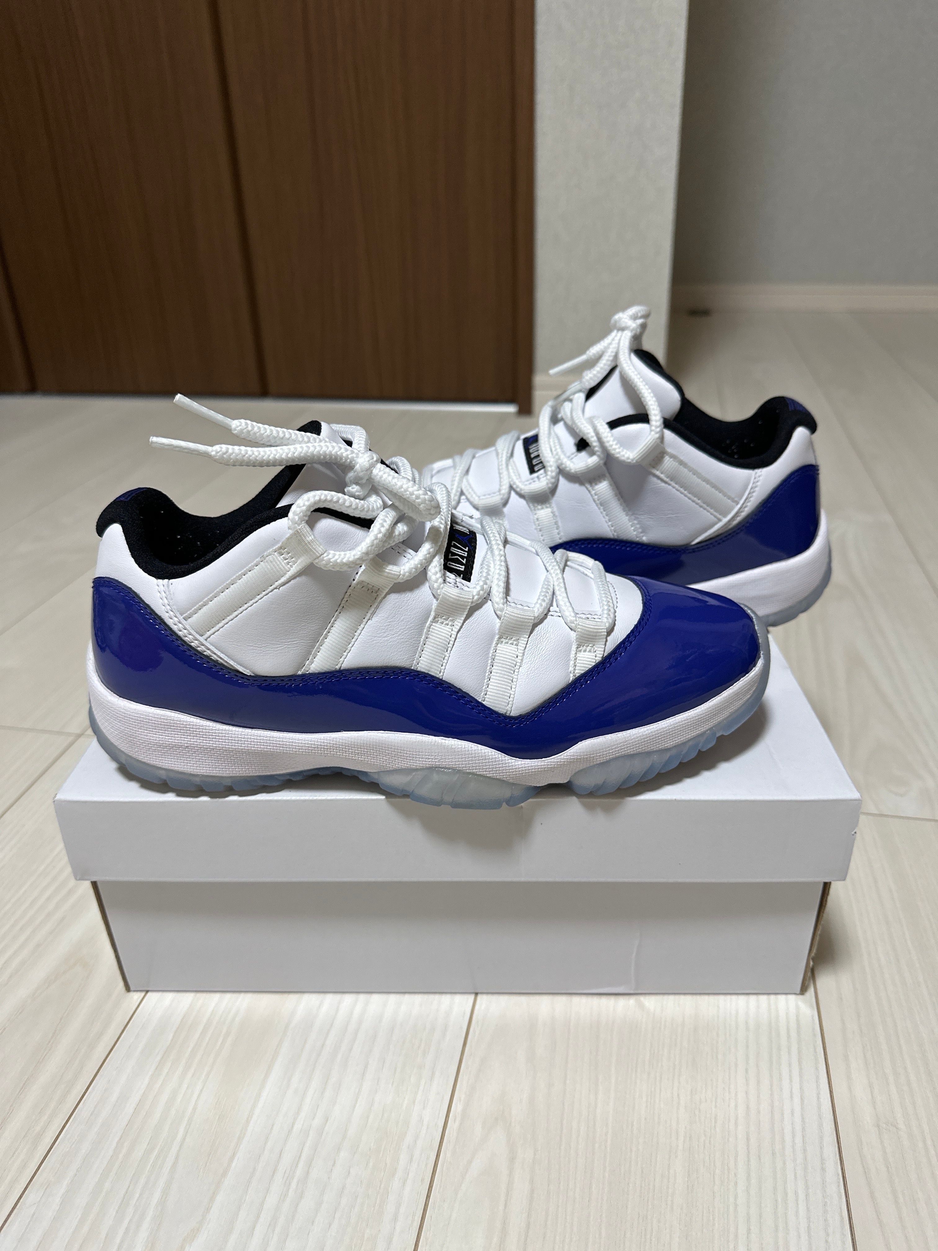 NIKE Women's AIR JORDAN 11 LOW "CONCORD SKETCH"