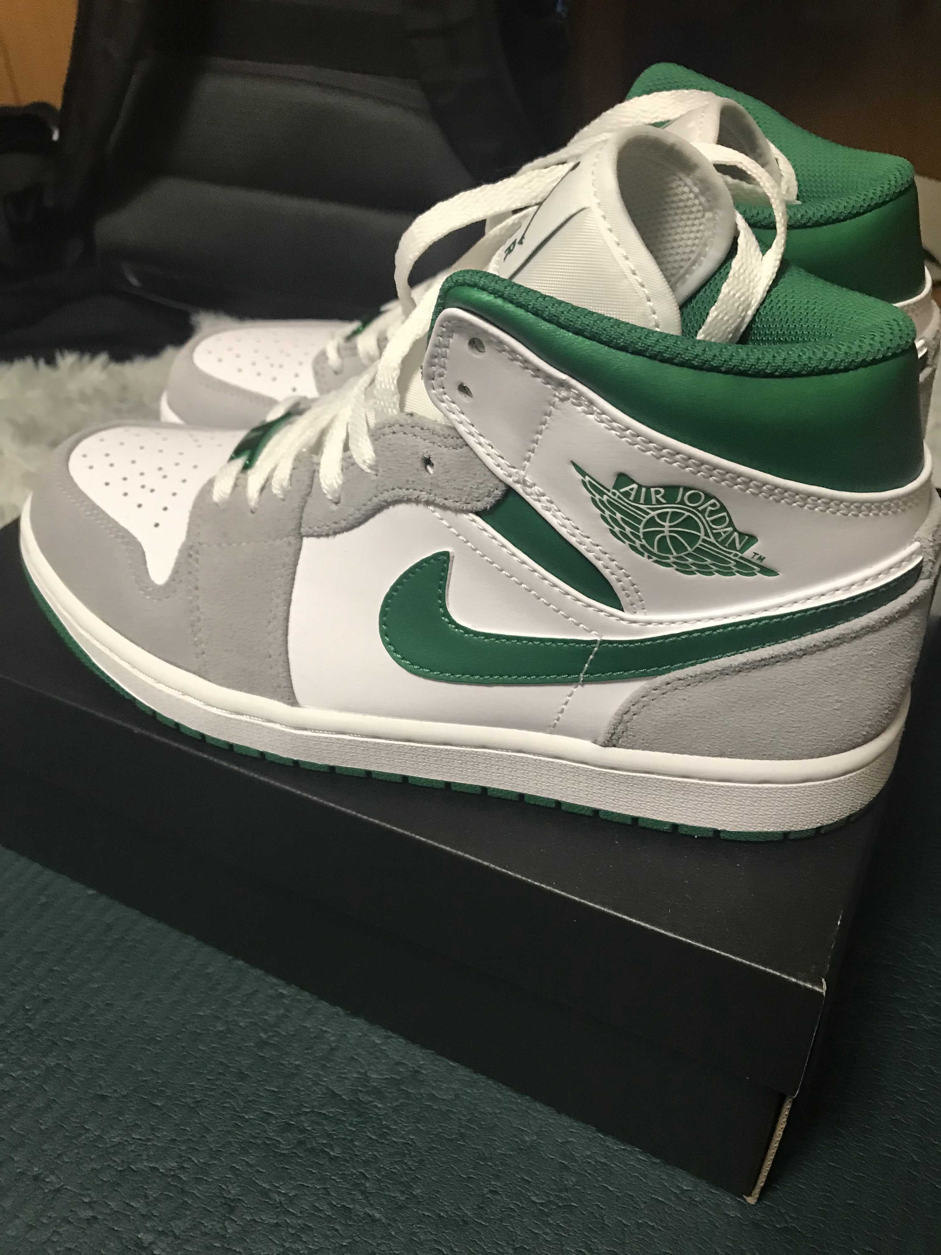Nike Air Jordan 1 Mid "Green Grey White"