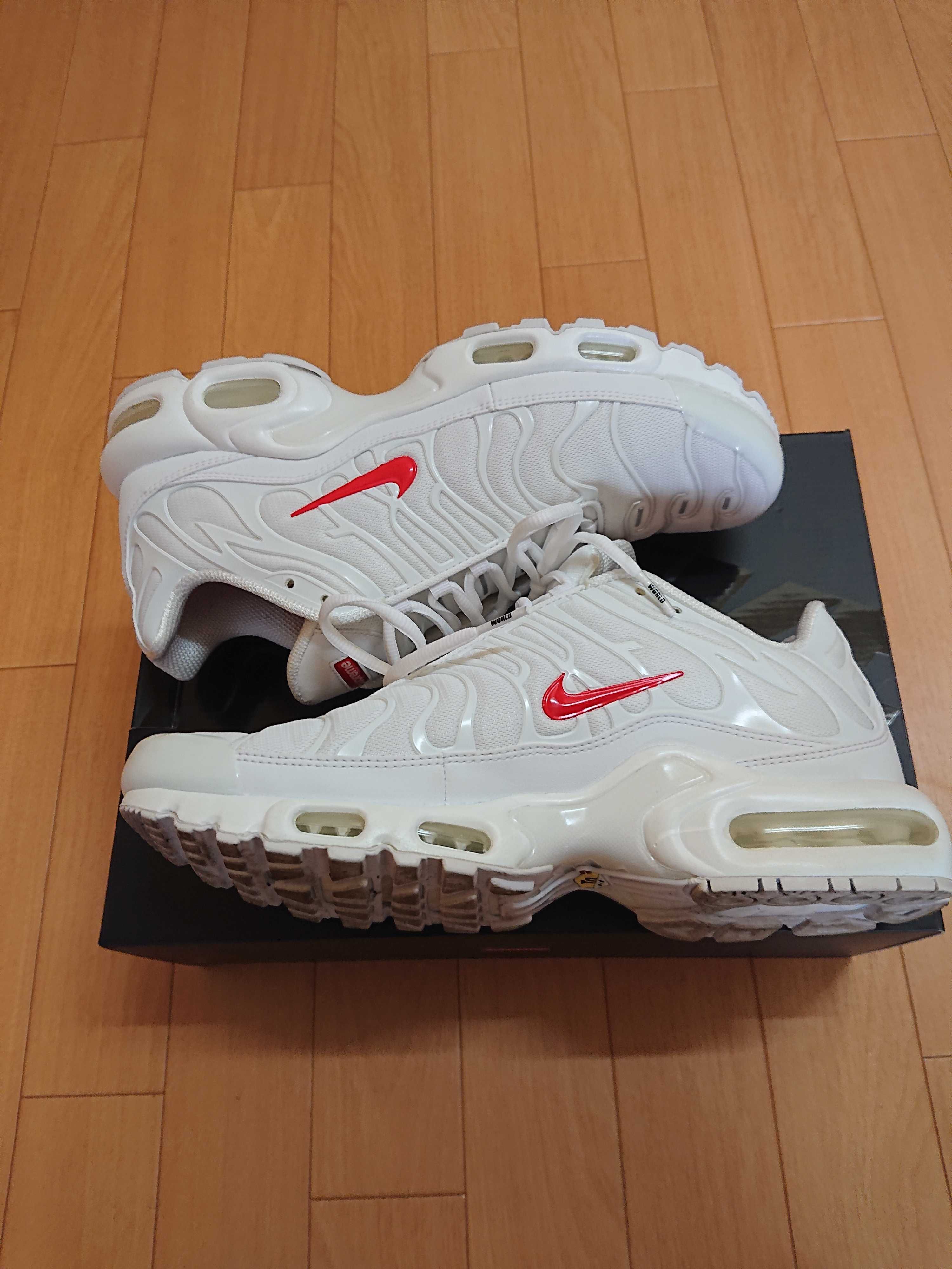 Supreme x Nike Air Max Plus TN "White/Speed Red"