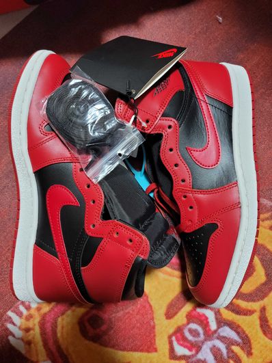 Nike Air Jordan 1 High ’85 "Varsity Red"