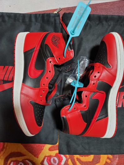 Nike Air Jordan 1 High ’85 "Varsity Red"