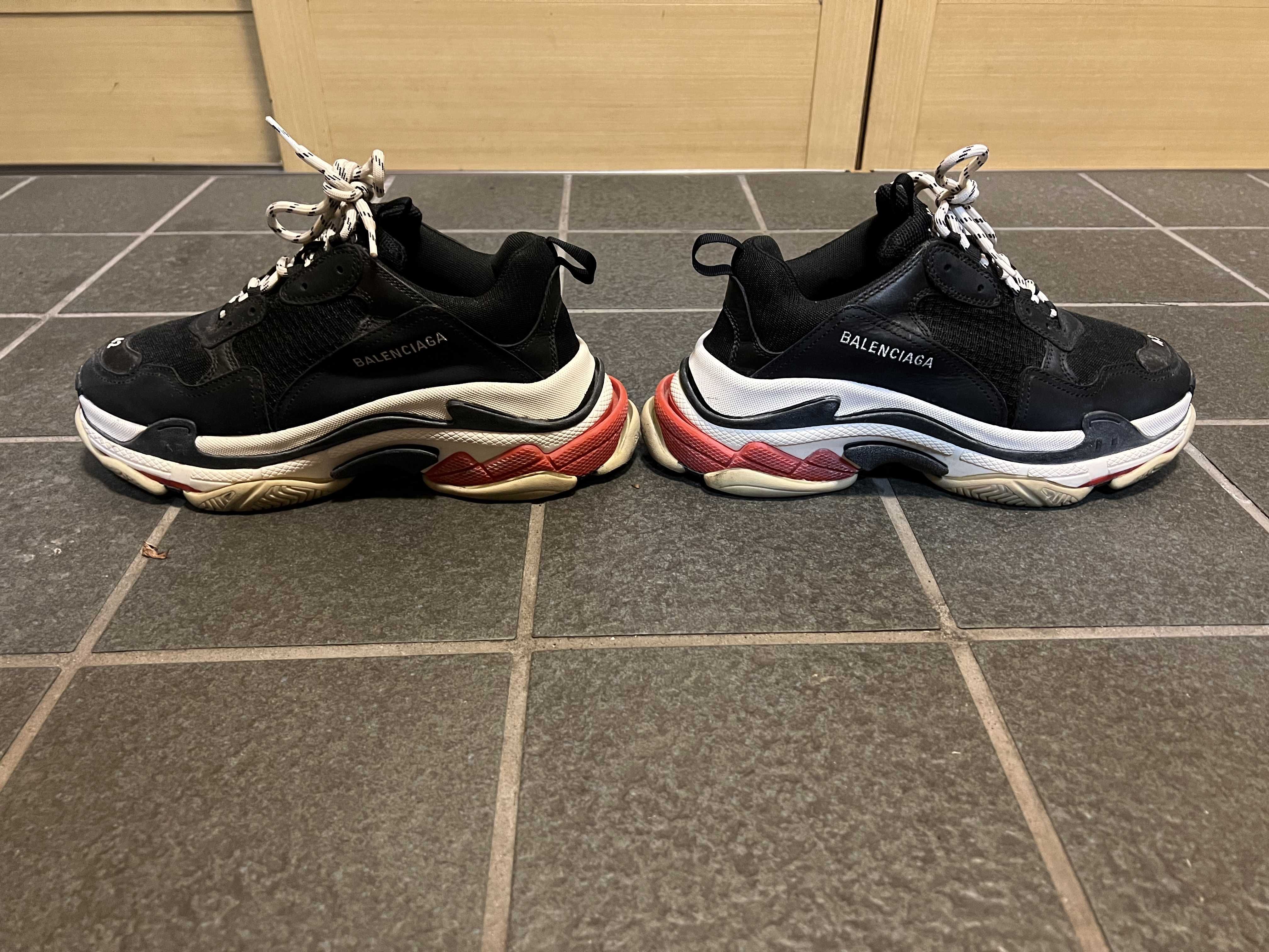 BALENCIAGA Triple S "Black/Red"
