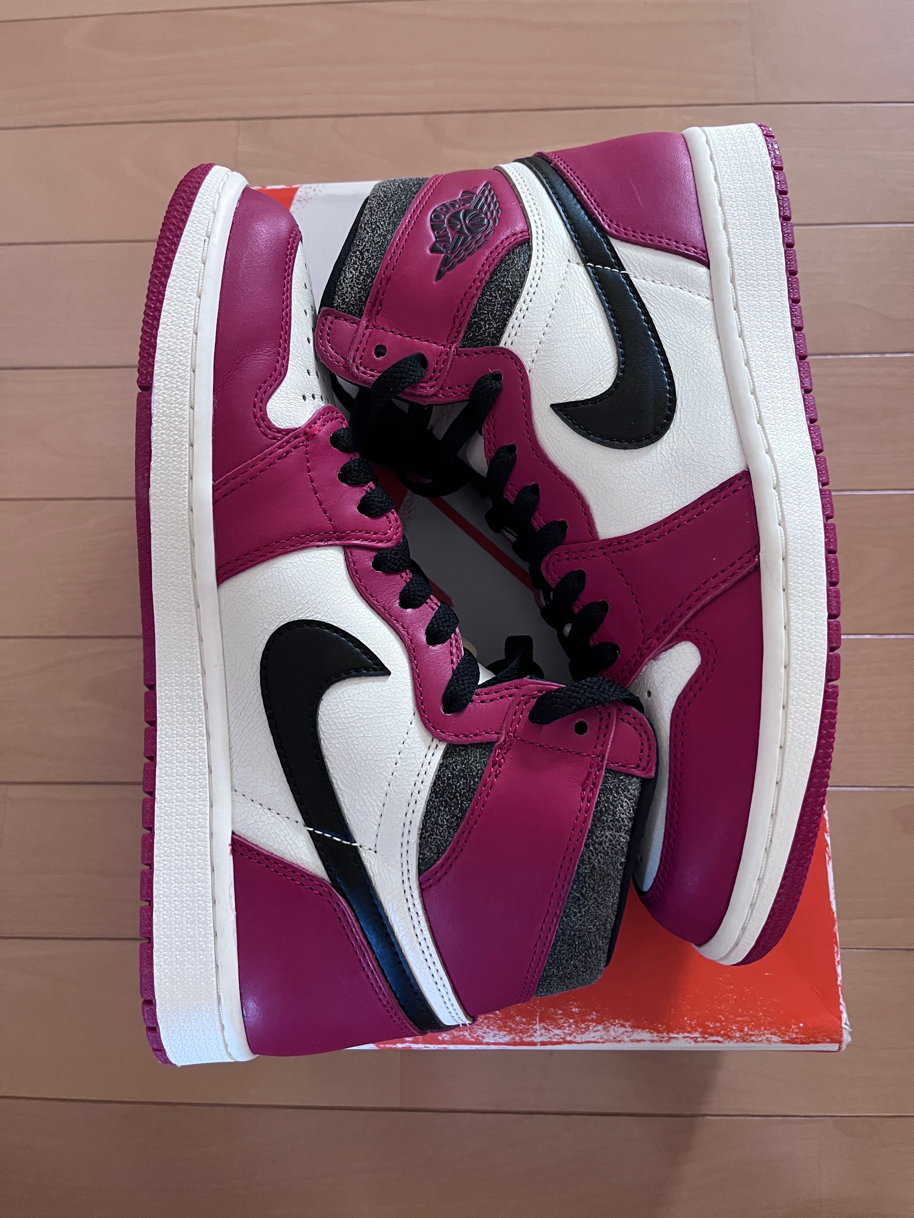 Nike Air Jordan 1 High OG "Lost & Found/Chicago"
