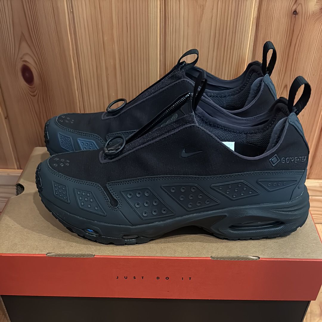 Nike Women's Air Max SNDR GORE-TEX "Black and Dark Smoke Grey"