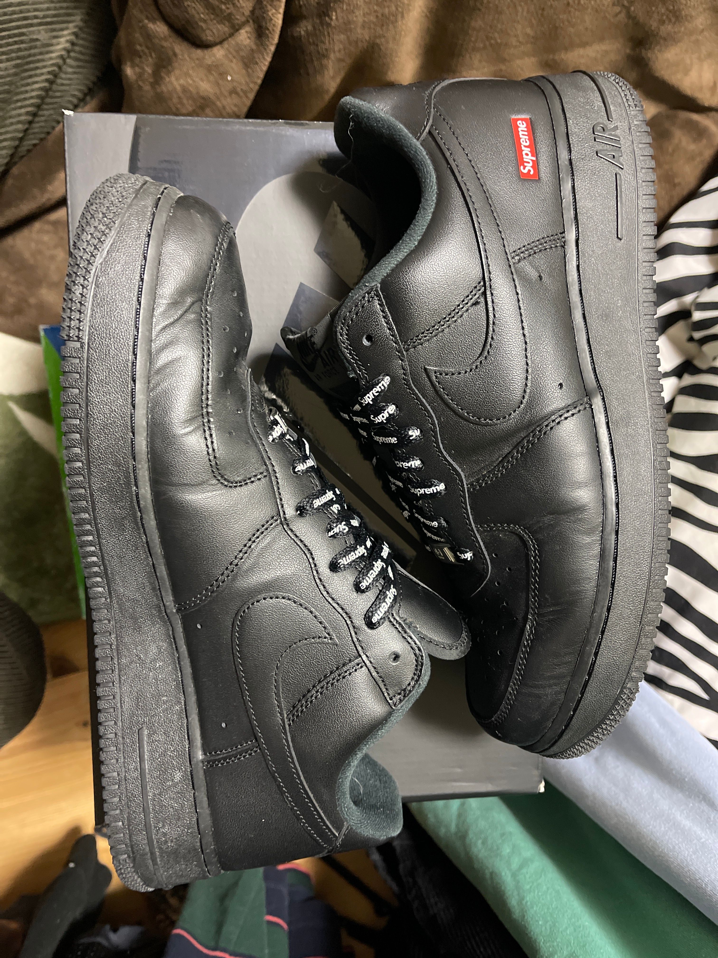 Supreme × Nike Air Force 1 Low "Black"