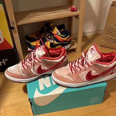 Strangelove × Nike SB Dunk Low "Valentine’s Day"